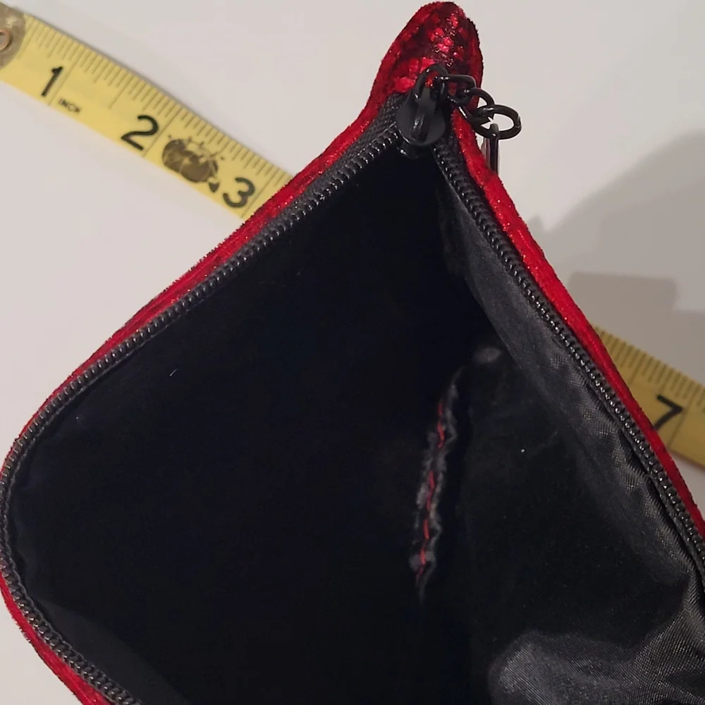 Ipsy glam bag - Gothic/Halloween